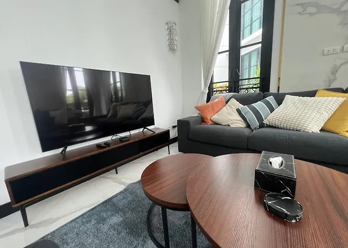 Luxury Pool 5br 12pax With Private Lift In Ekkamai *