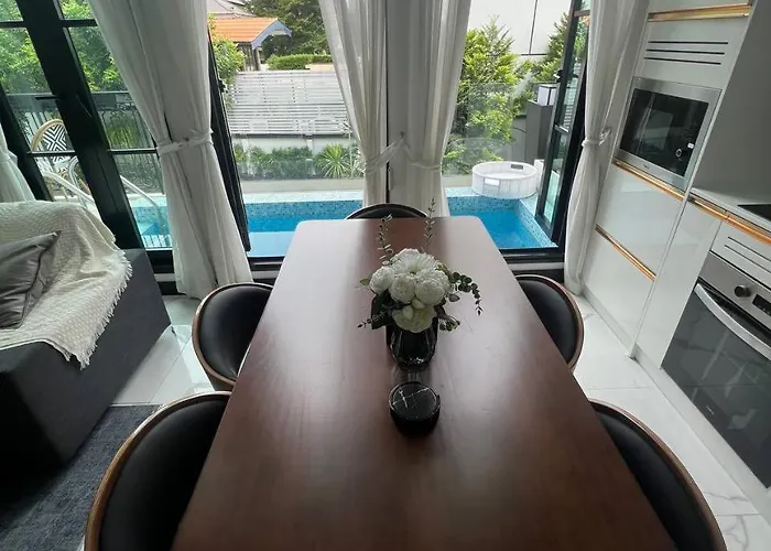 Luxury Pool 5br 12pax With Private Lift In Ekkamai Villa Bangkok