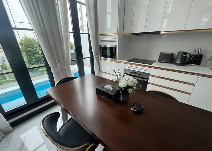 Villa Luxury Pool 5br 12pax With Private Lift In Ekkamai *