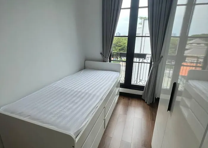 Villa Luxury Pool 5br 12pax With Private Lift In Ekkamai Bangkok