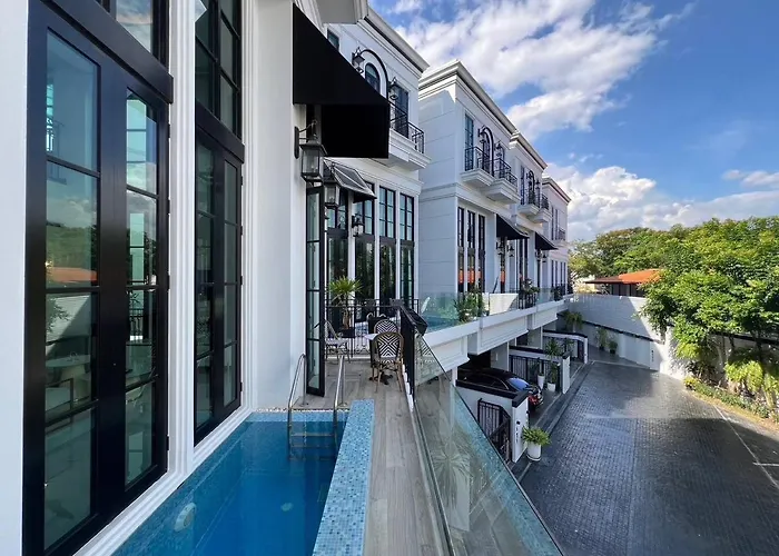Luxury Pool 5br 12pax With Private Lift In Ekkamai Villa