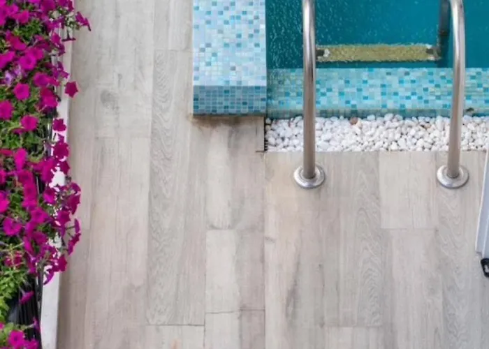 Luxury Pool 5br 12pax With Private Lift In Ekkamai Bangkok
