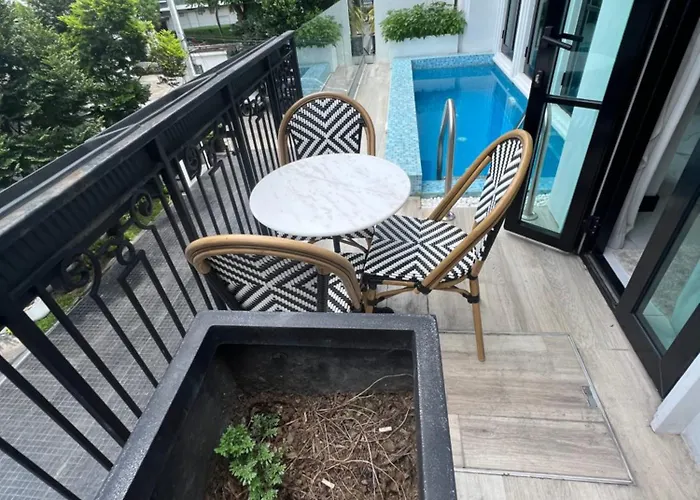 Luxury Pool 5br 12pax With Private Lift In Ekkamai