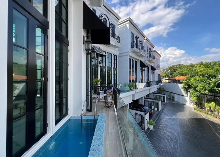 Luxury Pool 5br 12pax With Private Lift In Ekkamai *