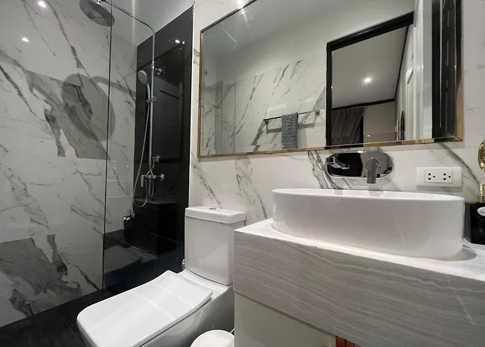 Luxury Pool 5br 12pax With Private Lift In Ekkamai