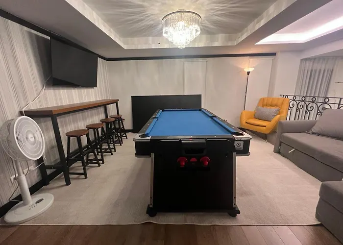 Villa Luxury Pool 5br 12pax With Private Lift In Ekkamai *
