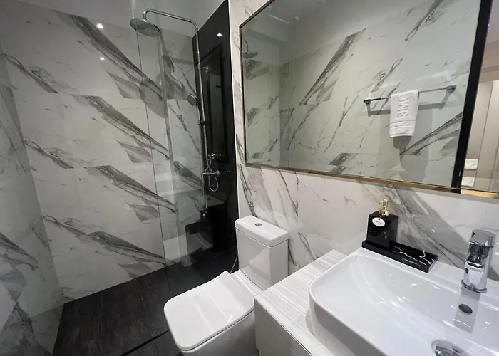 Villa Luxury Pool 5br 12pax With Private Lift In Ekkamai Bangkok