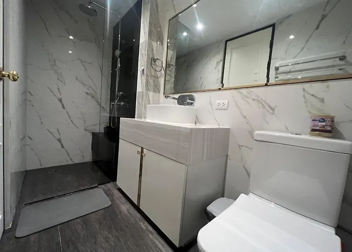 Luxury Pool 5br 12pax With Private Lift In Ekkamai Villa